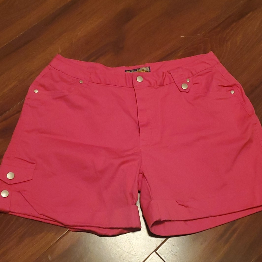 Piece Love Happiness ponk shorts size 18